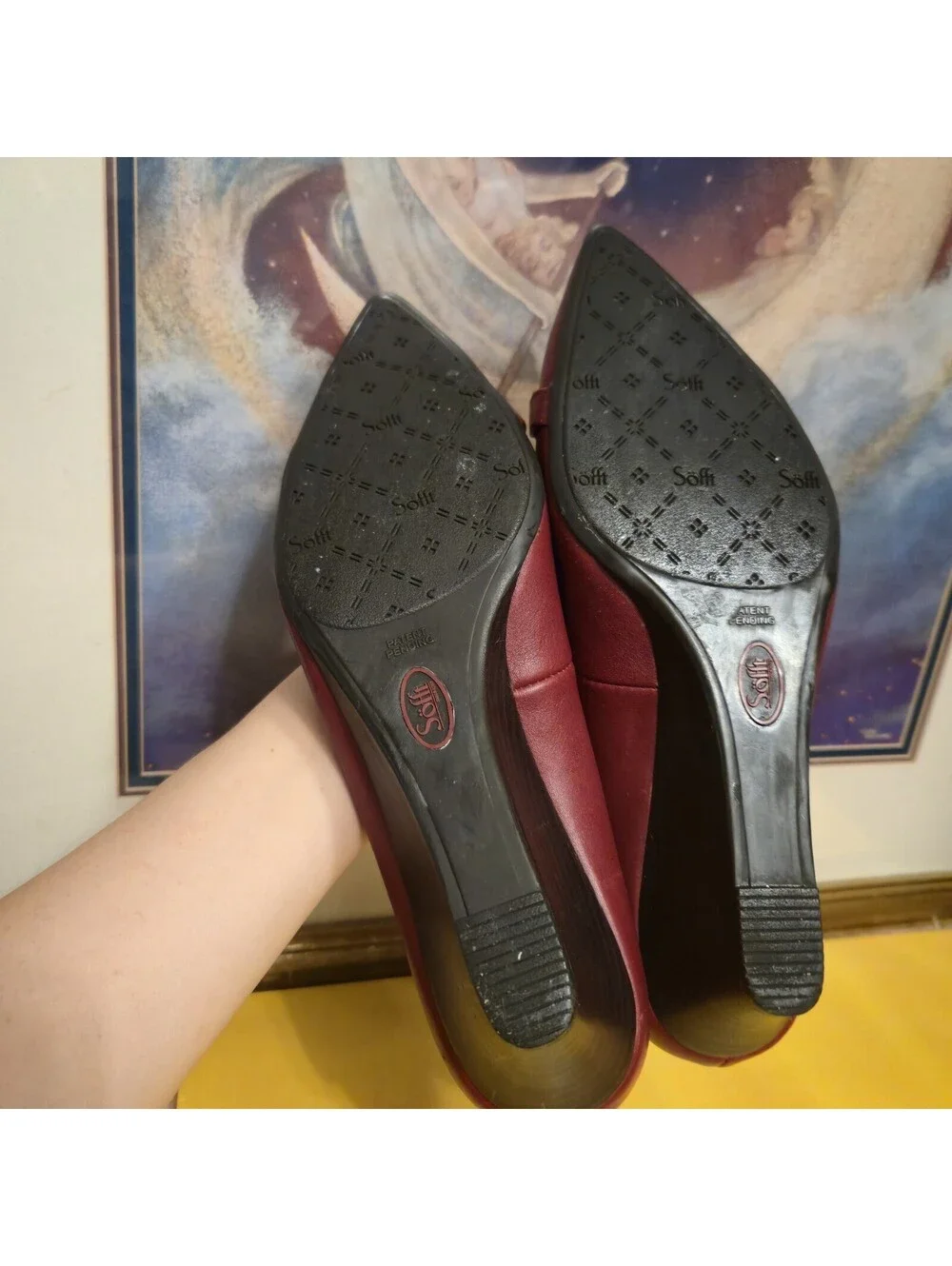 Sofft Abbott Women burgundy Leather Wedge Pumps Woth Gold Chain Point Size 9M